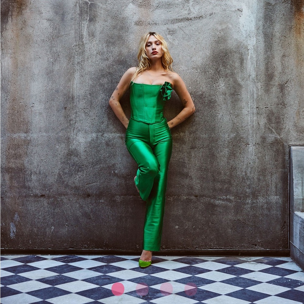 REZEK emerald 2 piece set! Brand new only wore one time inside on NYE!